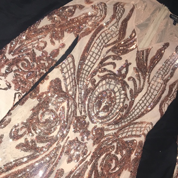 dress - Picture 3 of 7